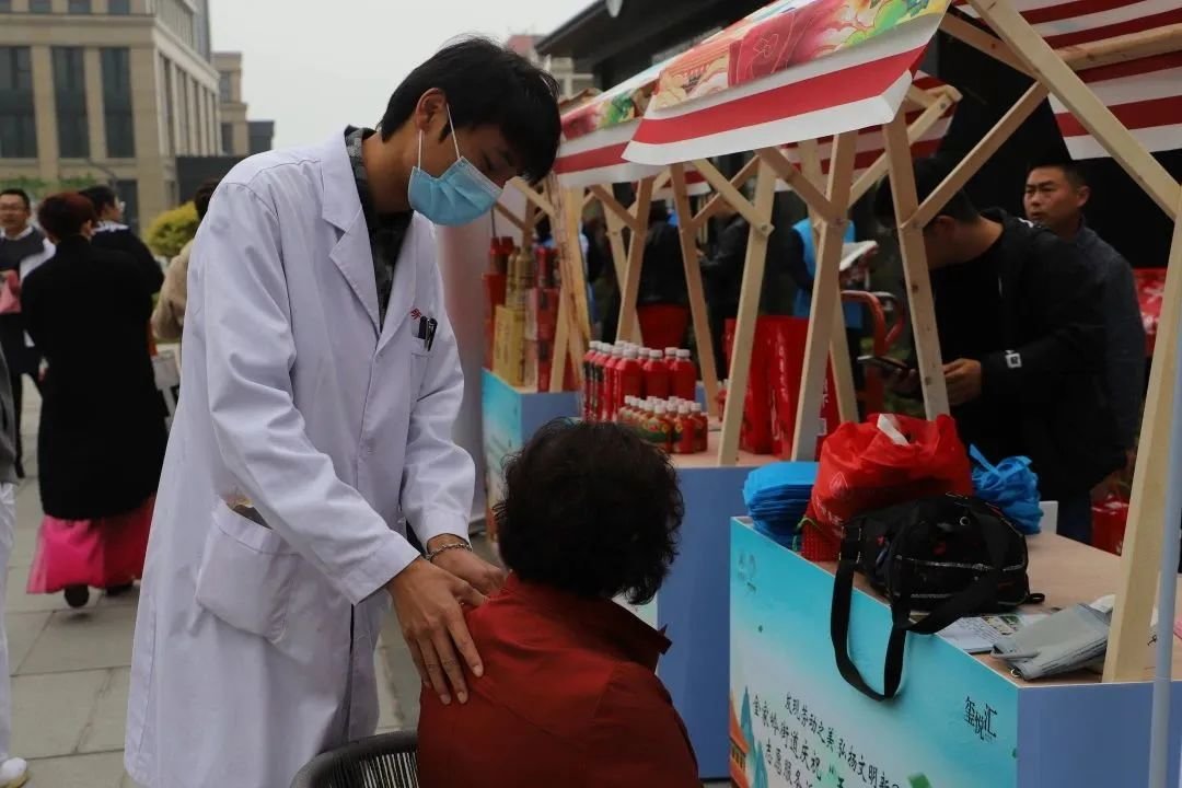 发现劳动之美，弘扬文明新风——金家岭街道举办庆祝“五一”国际劳动节志愿服务活动暨惠民文艺演出