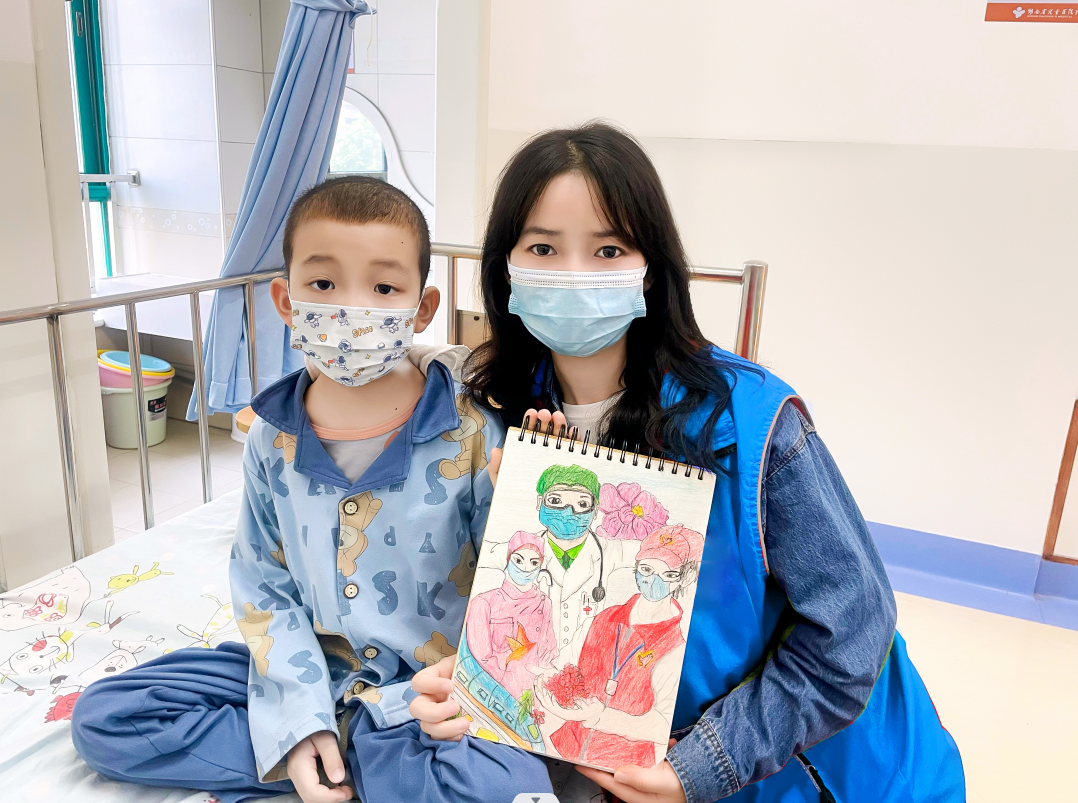 汶川地震幸存的小女孩,将15年前的善意传到今天