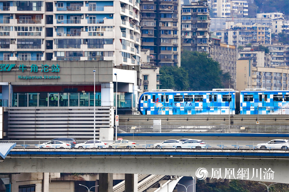 拥挤缓解，重庆轨道交通3号线编组“六改八”效果明显