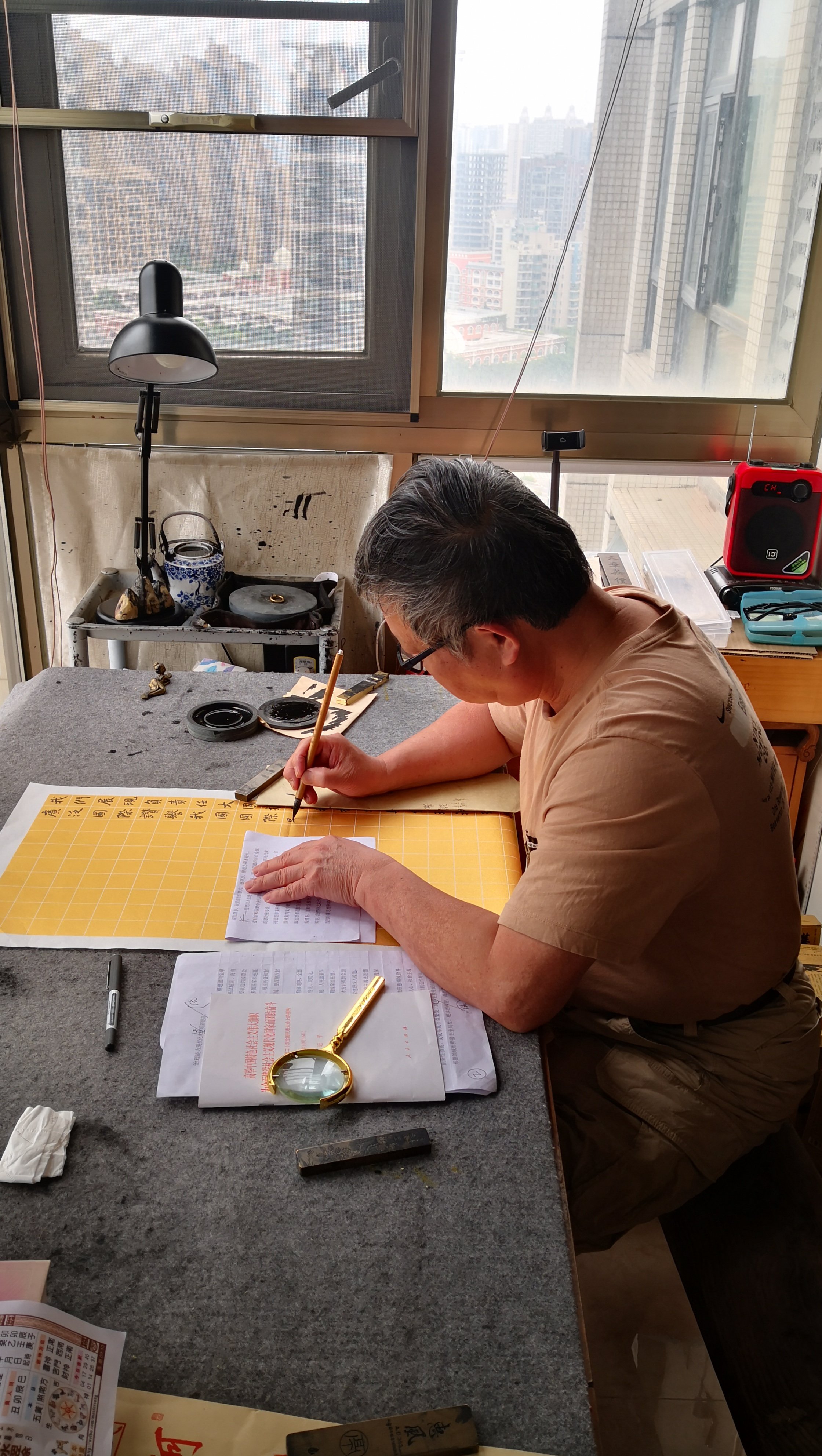 凤观西乡|百幅作品亮展西乡 3.2万余字书写二十大报告全文