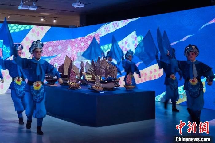 沉浸式演出拉开“博物馆、可持续性与美好生活”泉州系列活动帷幕。　孙虹 摄