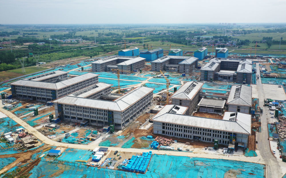 这是5月7日在南阳市拍摄的张仲景国医大学复建项目建设现场（无人机照片）。新华社记者 张浩然 摄