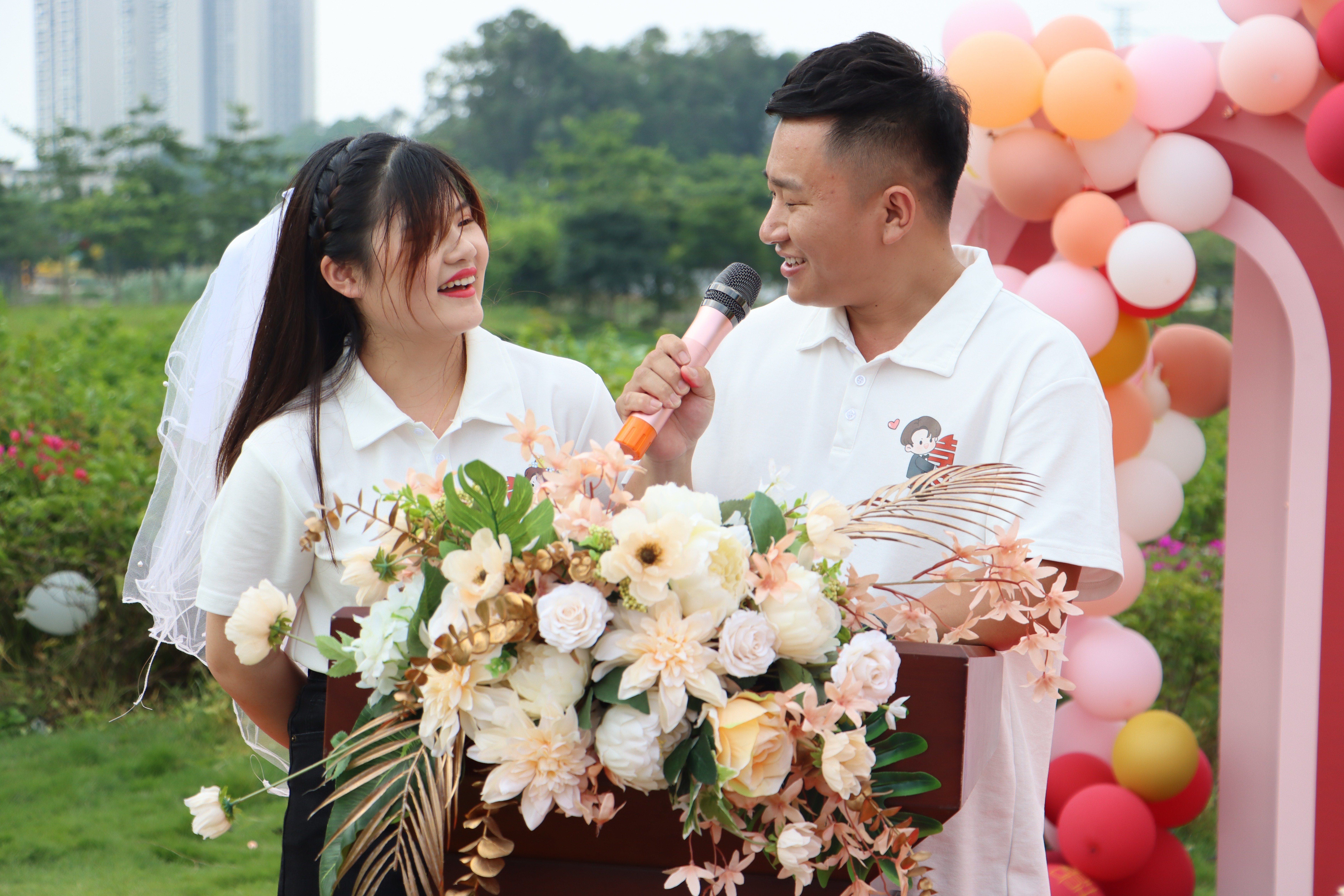 520东莞为“爱”加班,特色颁证引领新风尚