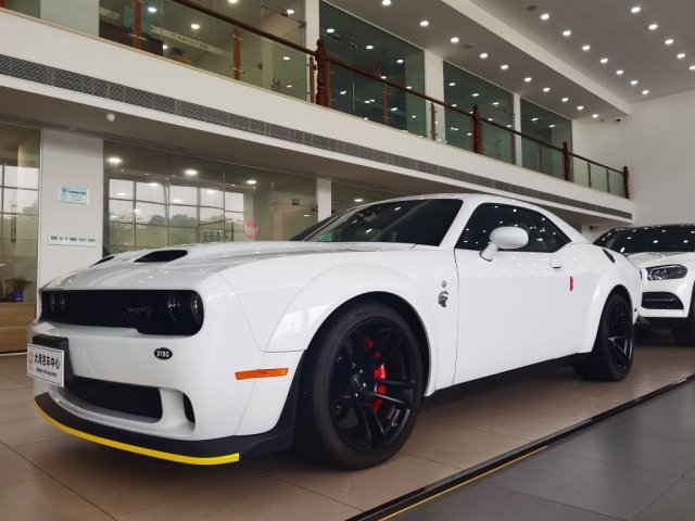 道奇挑战者22款62srt西安提车135万