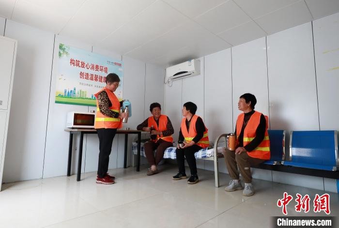 河北邢台任泽区：劳动者驿站让城市更有“温度”