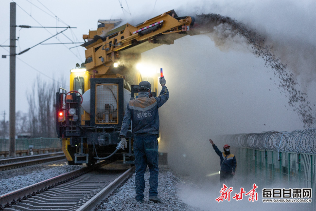 兰新铁路第一阶段“集中修”顺利收官