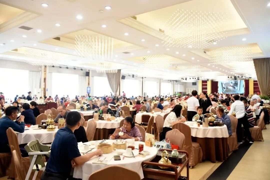 酒店餐饮人气旺盛