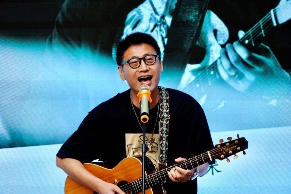 音乐人高泽深。