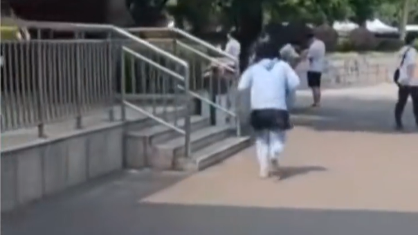 男子扮女装进入女厕被发现后疯狂逃窜，上海警方：当晚已抓获_凤凰网视频_凤凰网