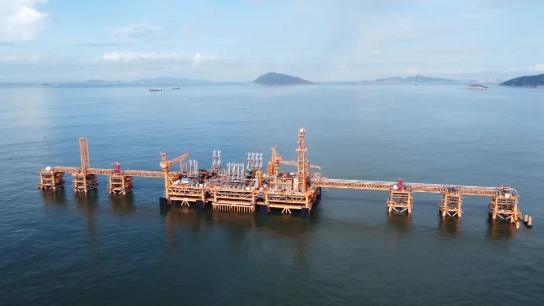 珠海：全球最大海上LNG接收站进入试运行阶段