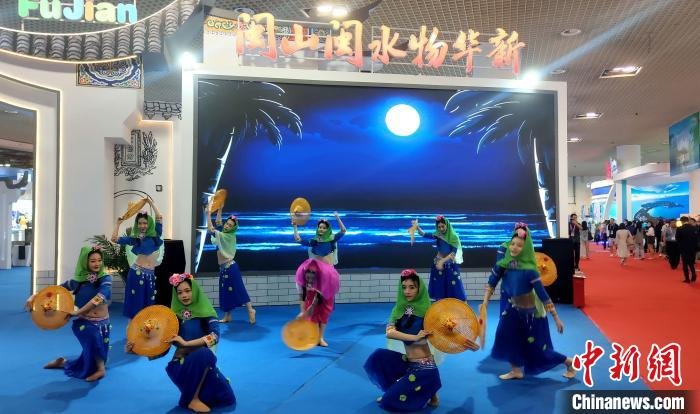 旅博会展馆一角。　杨伏山 摄