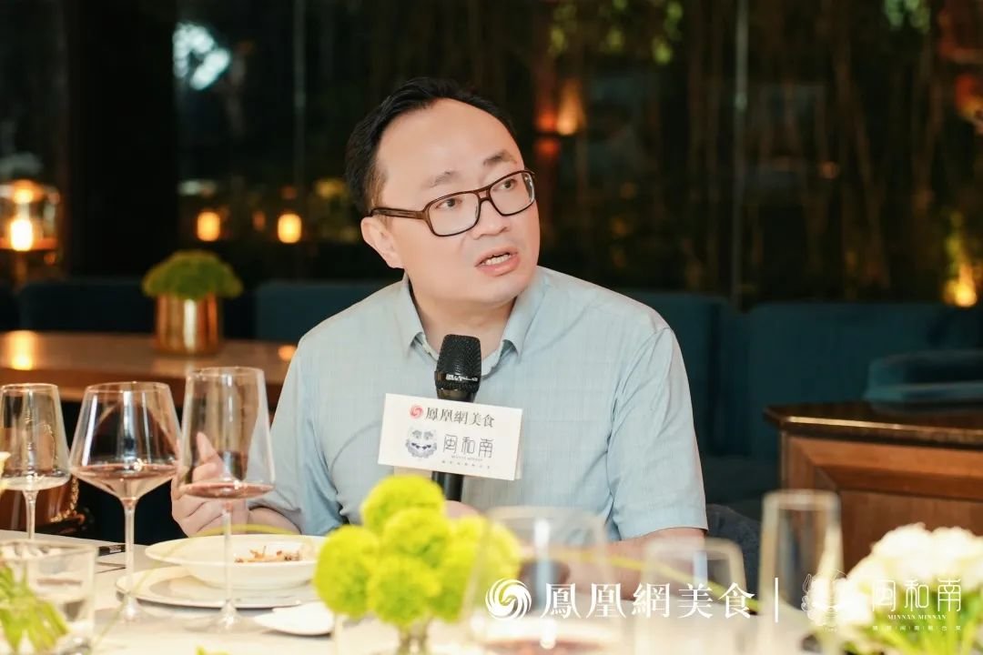 △金梧桐中国餐厅指南评委会联合理事长美食美酒评论家闫涛先生