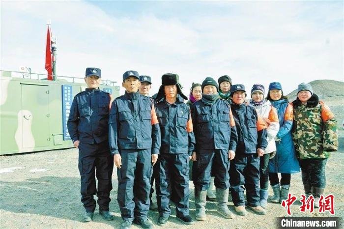 通讯：3193公里中蒙边境线上的护边员