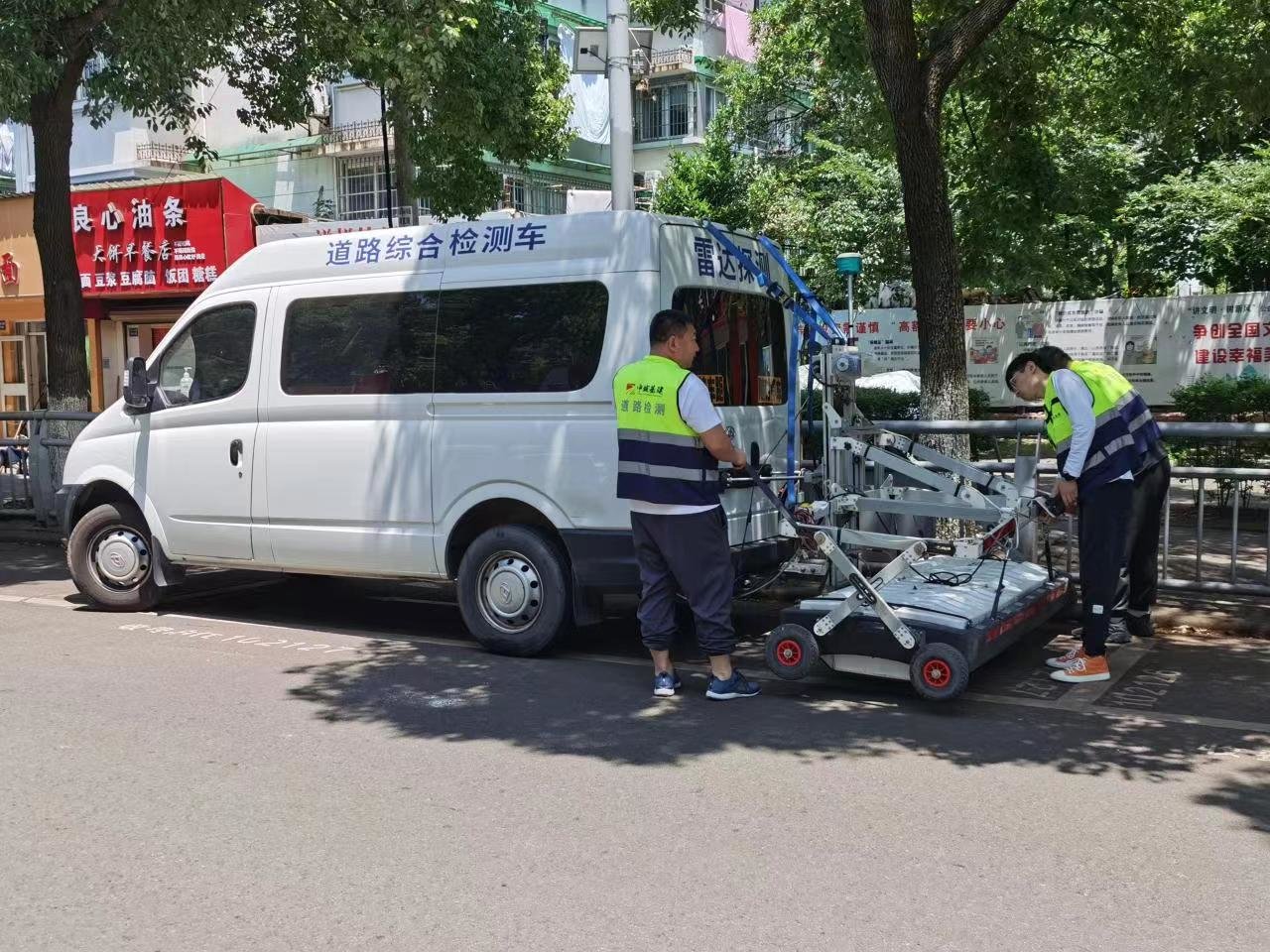 鄞州区对116条城市道路开展脱空检测