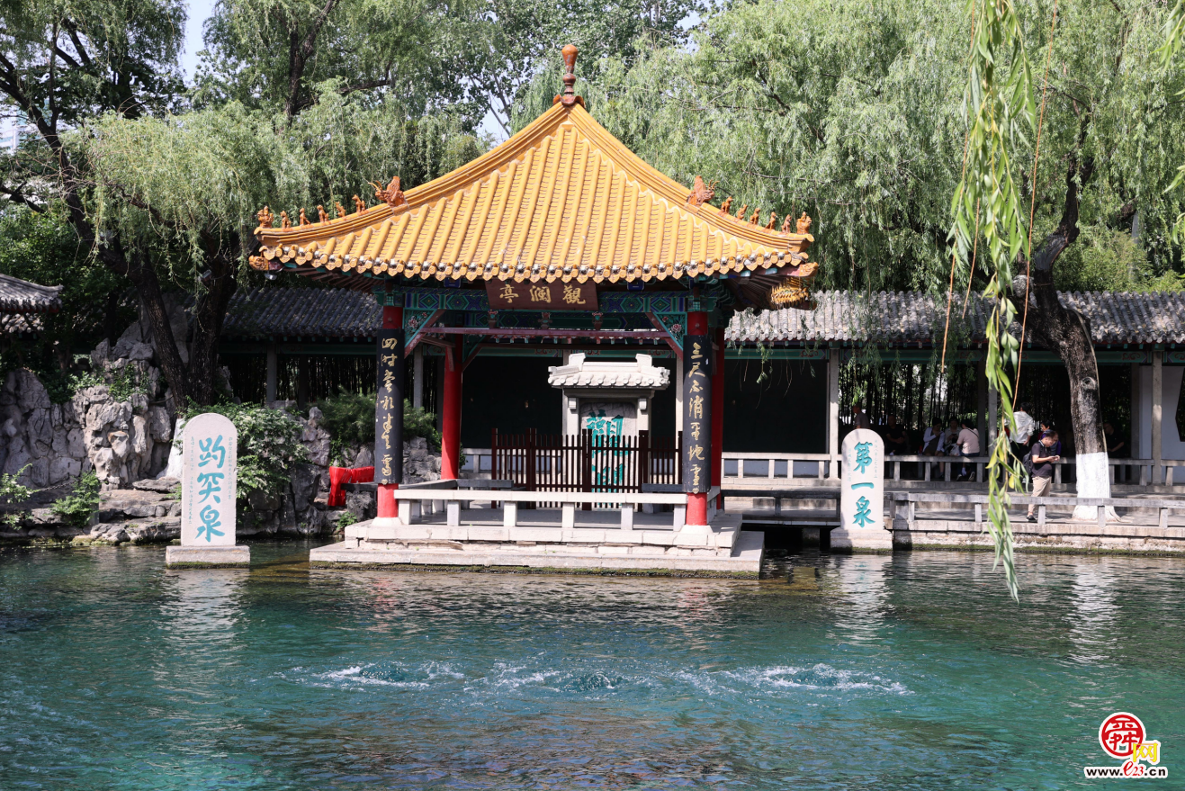 济南趵突泉“趵突腾空”胜景 创有持续时间最长纪录