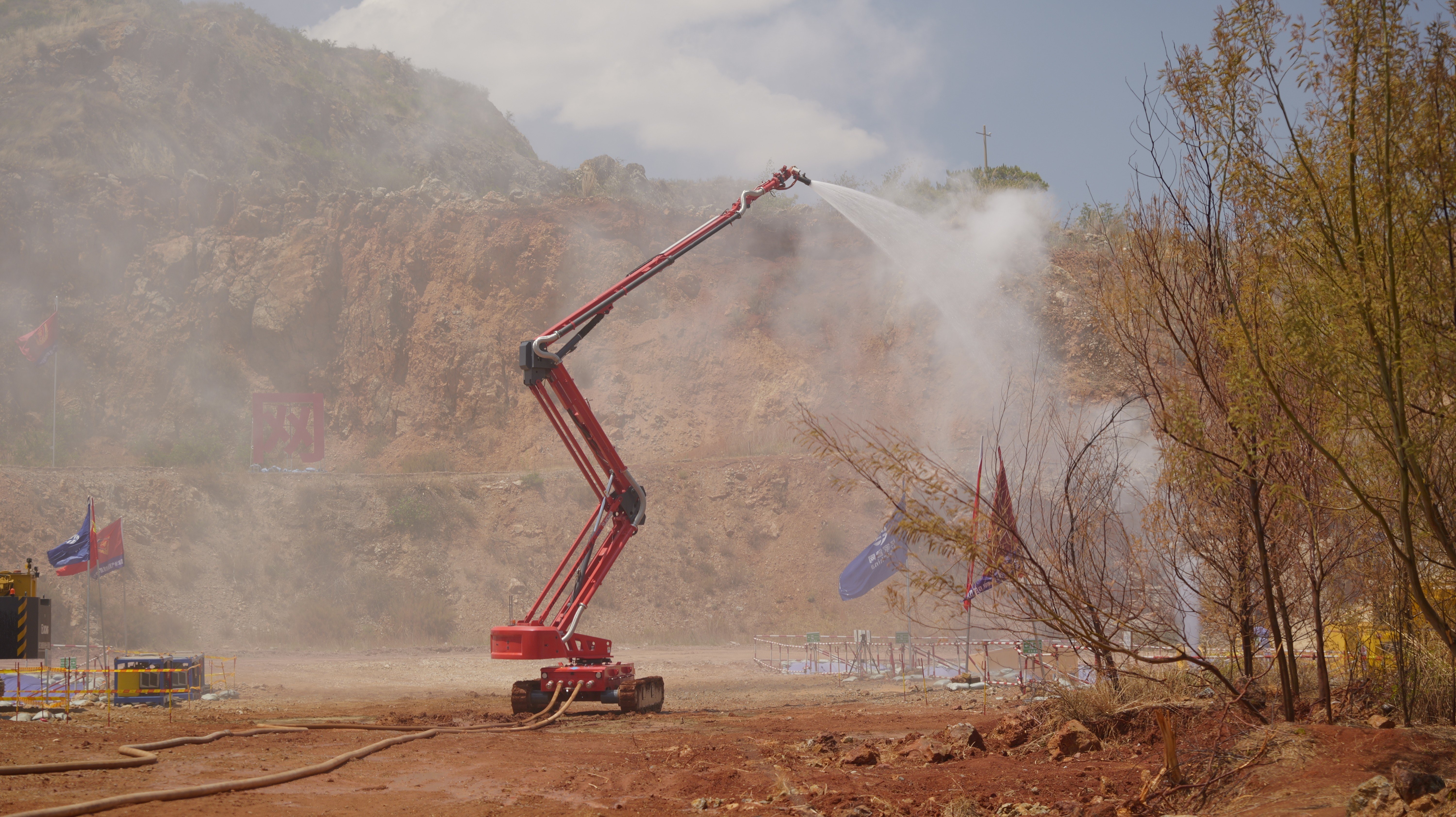 燃！徐工多款“高精尖”装备参演“应急使命&middot;2023”救援演习