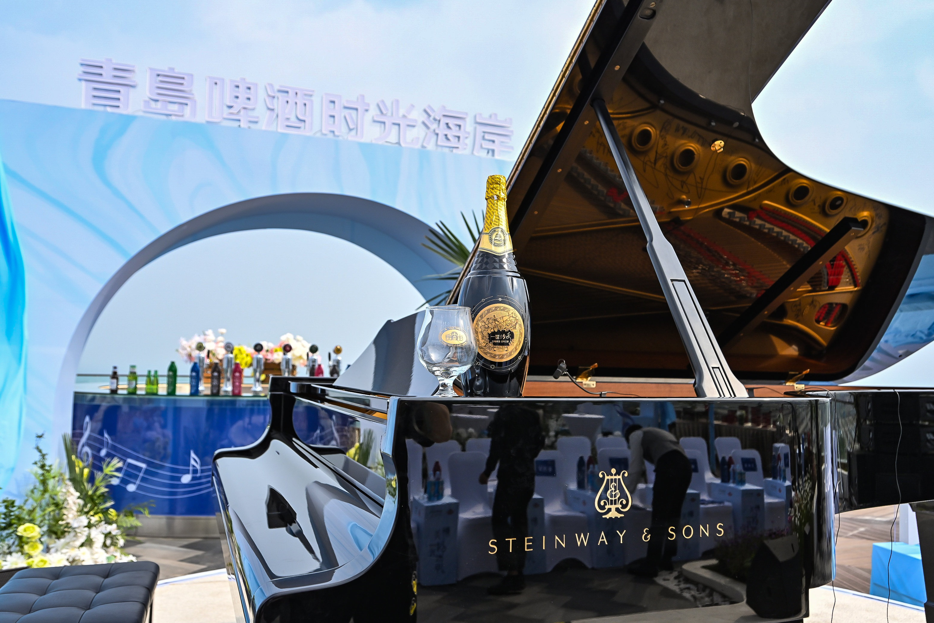 因一杯酒爱上一座城!来青岛啤酒·时光海岸精酿啤酒花园与郎朗相约极致度假体验凤凰网青岛_凤凰网