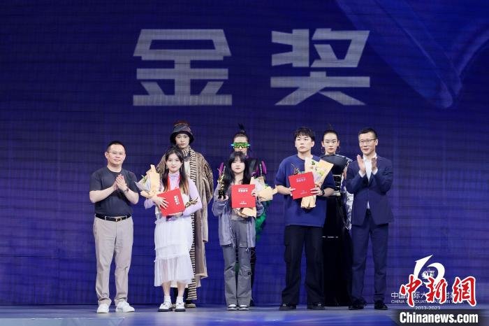 ZETTAKIT泽塔云杯？第一届中国元宇宙服装设计大赛开掘时尚设计潜力 中国服装设计师协会 摄