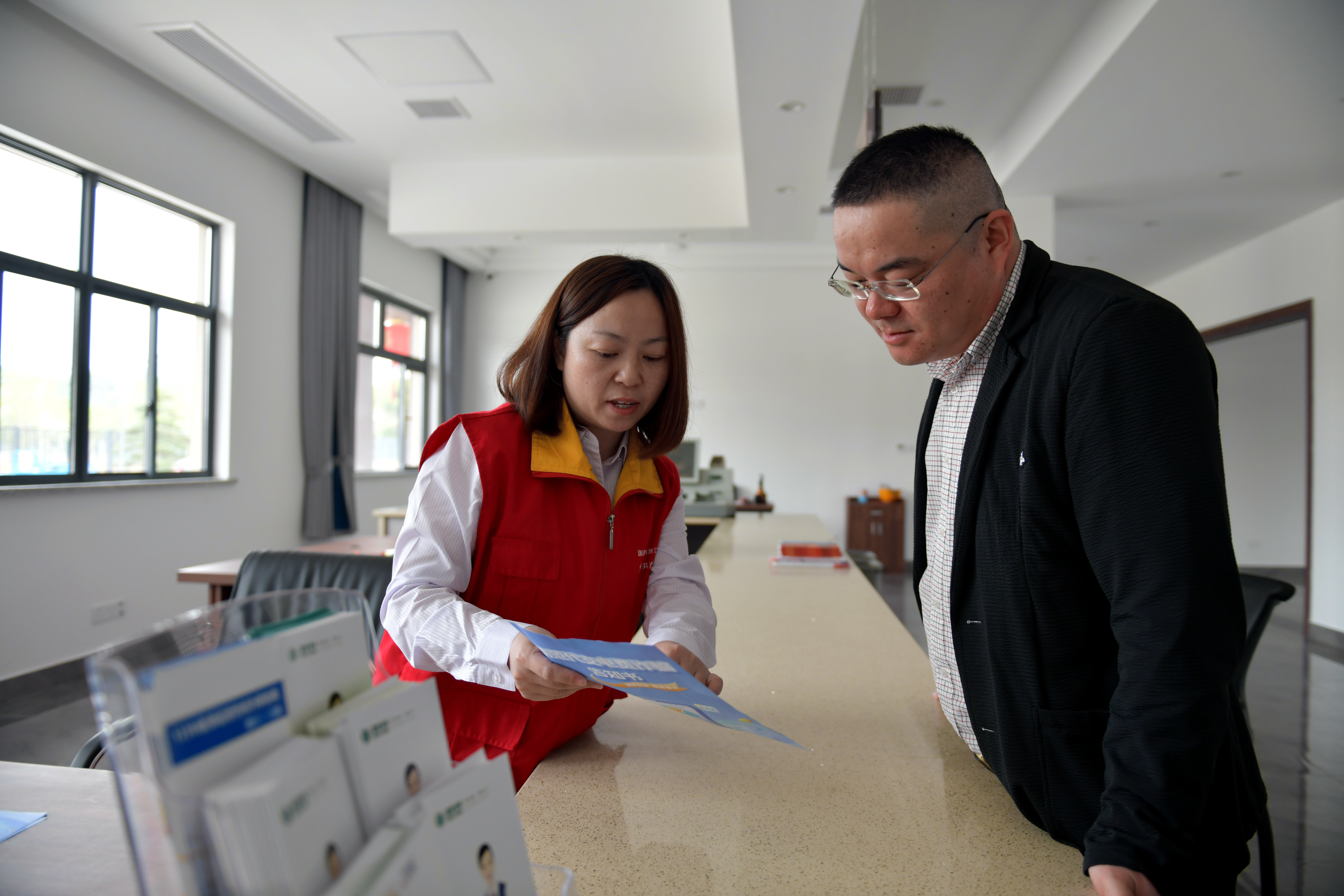 国网余姚市供电公司村网共建搭建便民连心桥