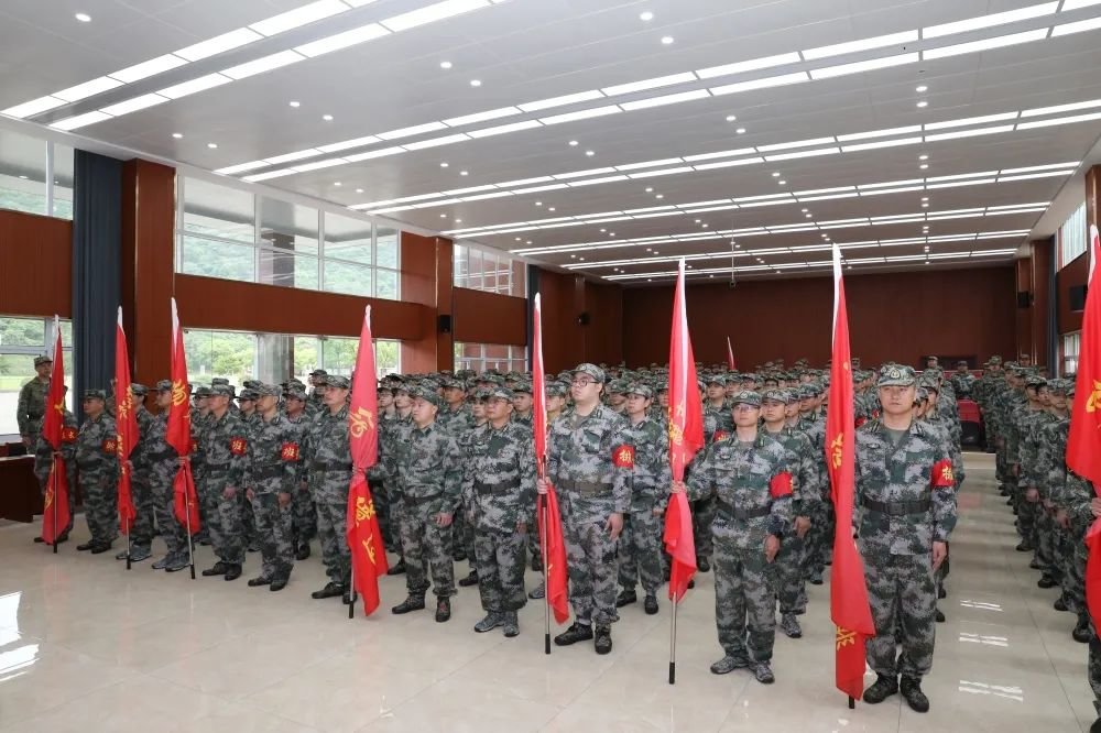 市委常委,军分区司令员王作才,军分区动员处处长陆晓东率工作组到会