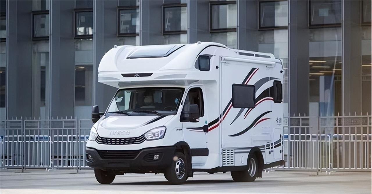 云游双拓展依维柯房车上海现车实拍解读