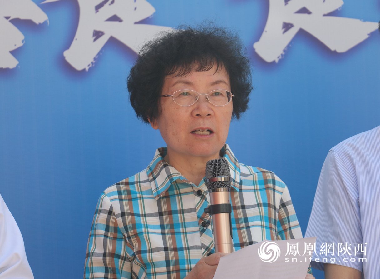 西安交大一附院2023年全民营养周主题宣传活动正式启动并举行义诊活动