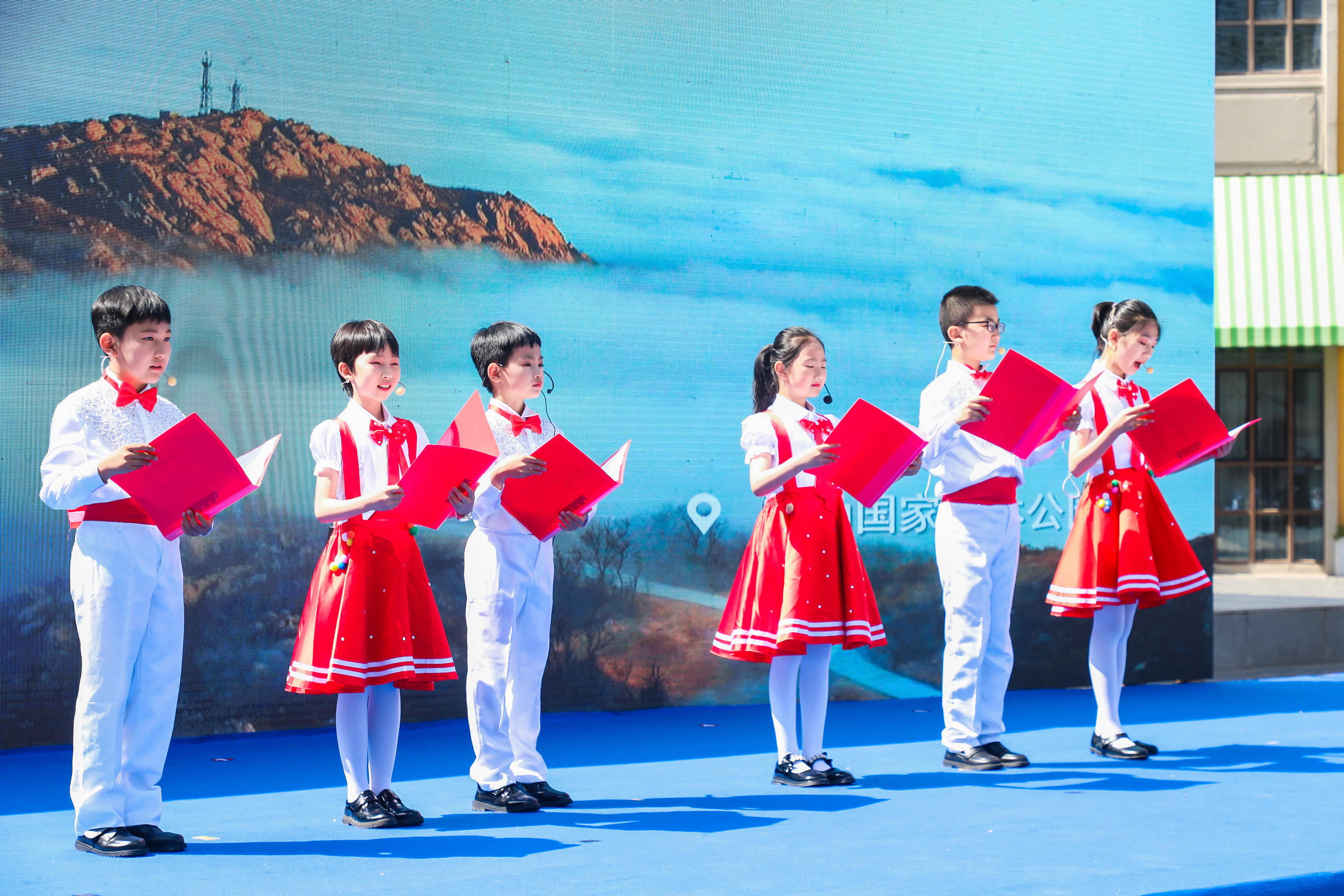 2023“中国旅游日”青岛西海岸新区主题活动暨“旅居西海岸 文明你我他”主题推广月系列活动启幕