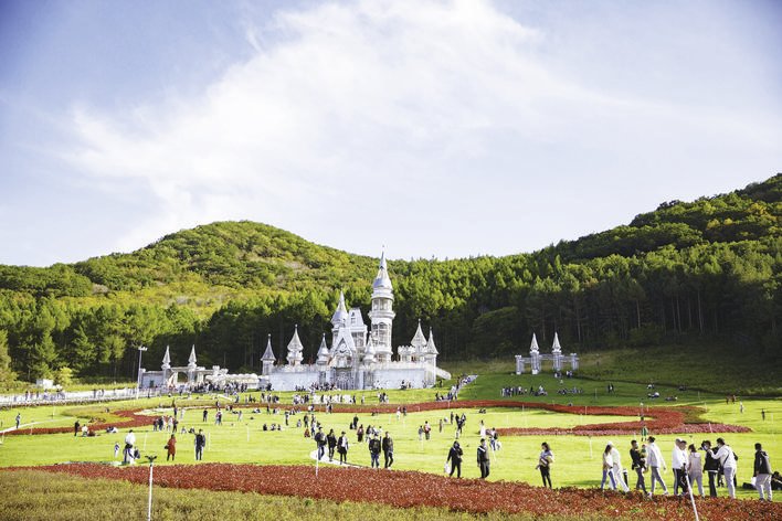 神鹿峰国家旅游度假区成为长春文旅网红打卡地。 张扬 摄