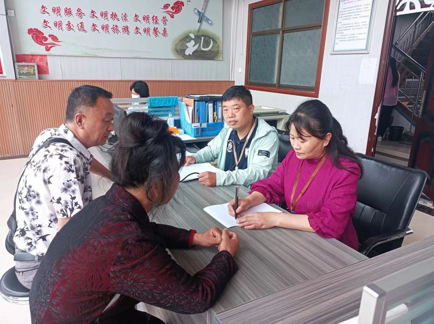 商丘市梁园区东风街道:“小窗口”“大服务”