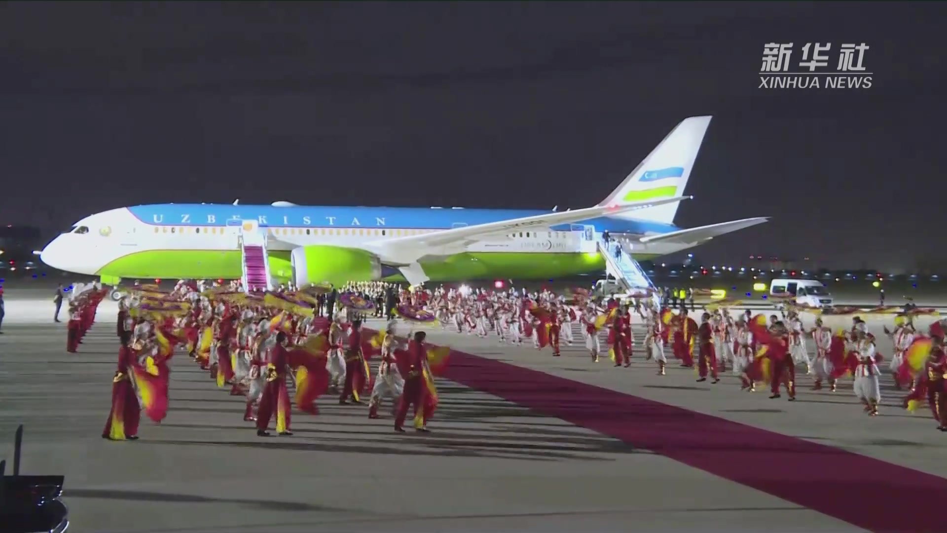中国-中亚峰会｜出席中国-中亚峰会的乌兹别克斯坦总统米尔济约耶夫抵达西安