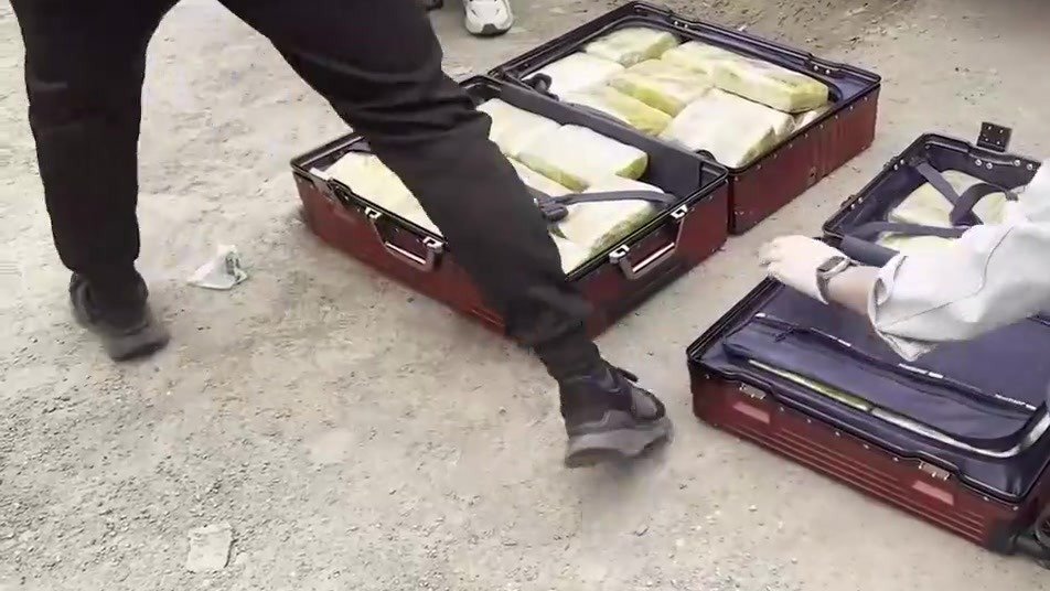 云南昆明铁路警方破获特大毒品案，缴获冰毒27.8公斤