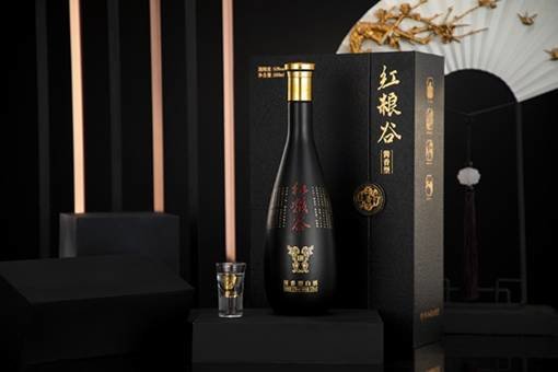 口感细腻,酱香柔绵醇厚,品味和谐与内在神韵,,让爱酒人士享受高端酱香