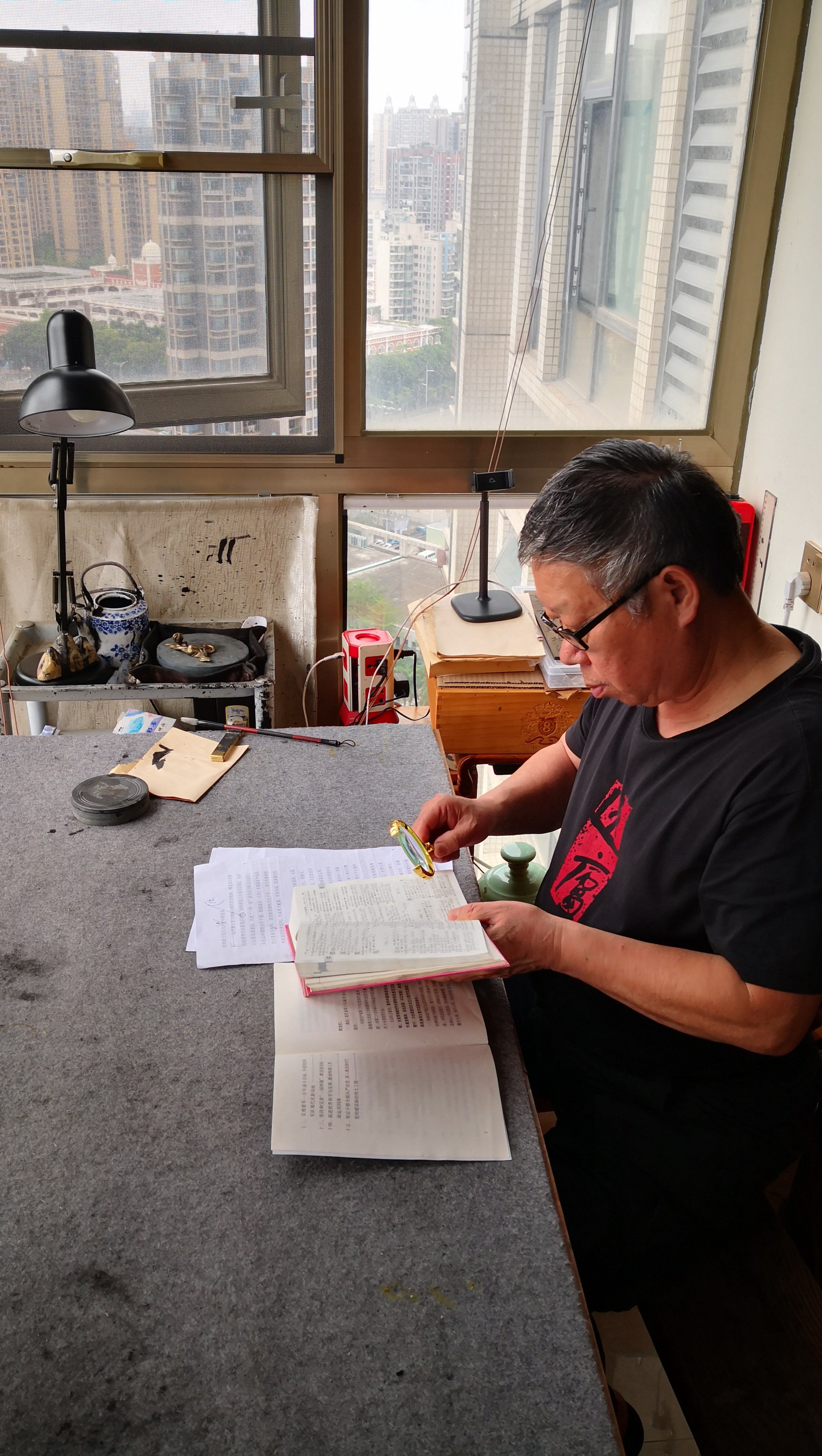 凤观西乡|百幅作品亮展西乡 3.2万余字书写二十大报告全文