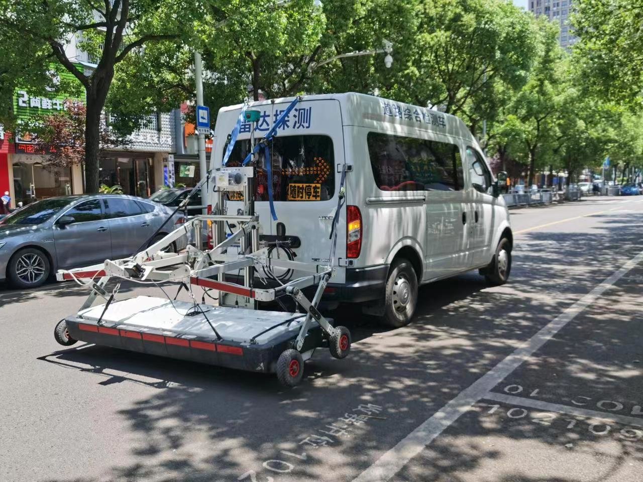 鄞州区对116条城市道路开展脱空检测