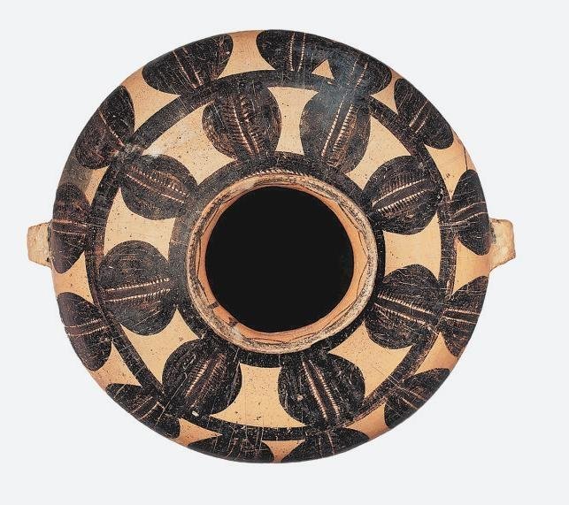 贝形纹彩陶罐 马家窑文化半山类型(距今约4500年)