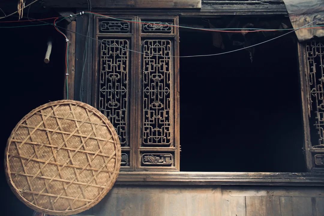 老民居内景。（全媒体记者 罗虹 摄）