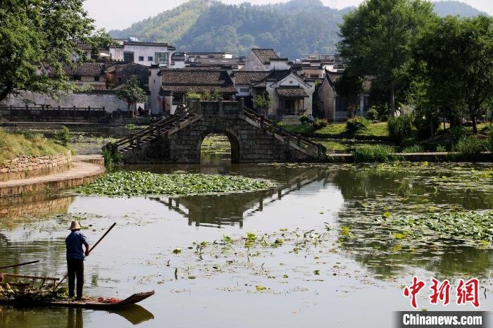 探访皖南千年古村落呈坎村：风景如画游人如织