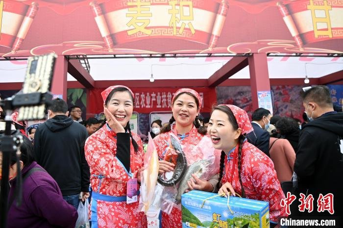 玩手机的多搞出品牌的少？甘肃这样探路本土电商（手机）甘肃省电子商务平台有哪些，甘肃电商协会，