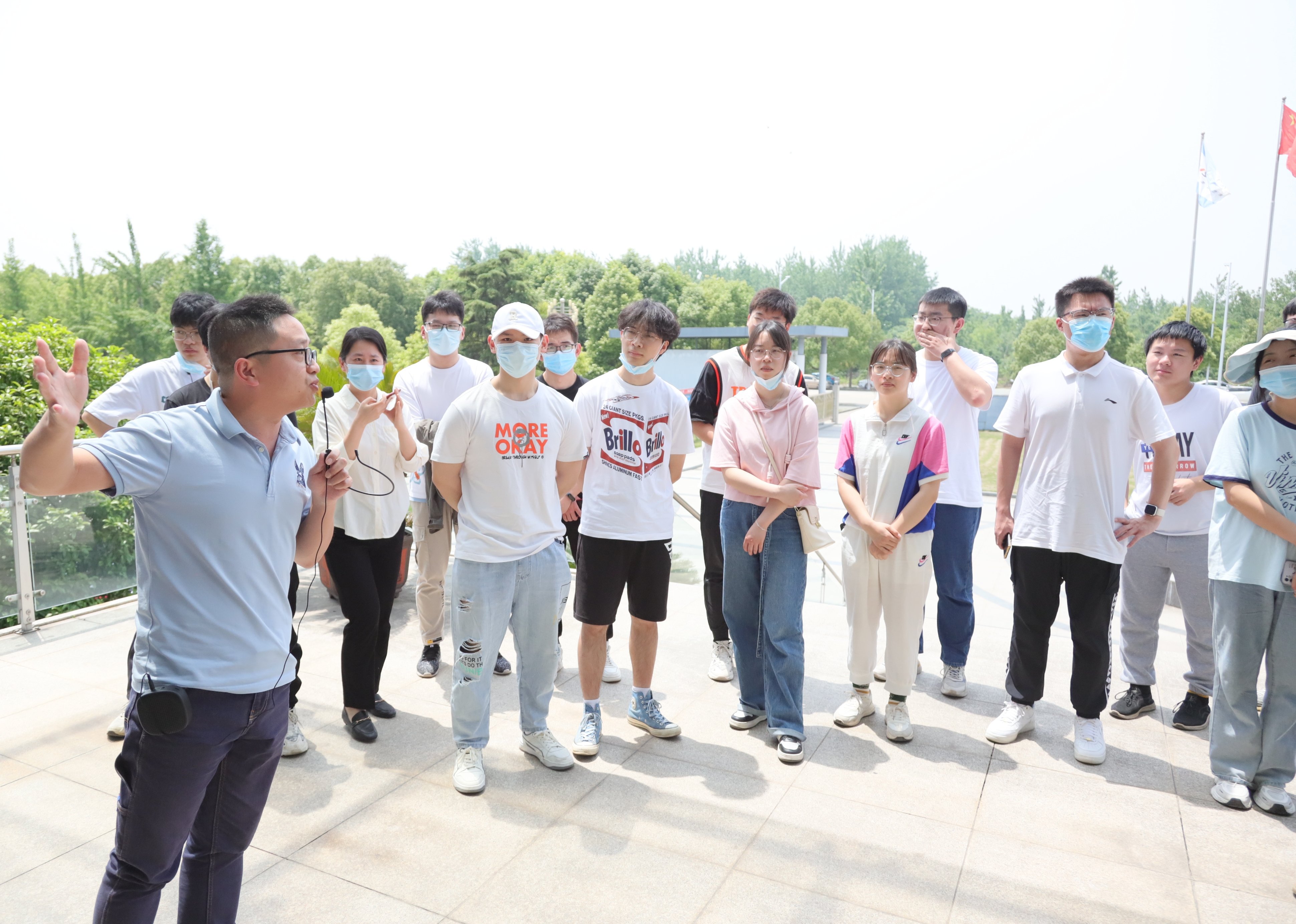 武汉科技大学学子参观考察