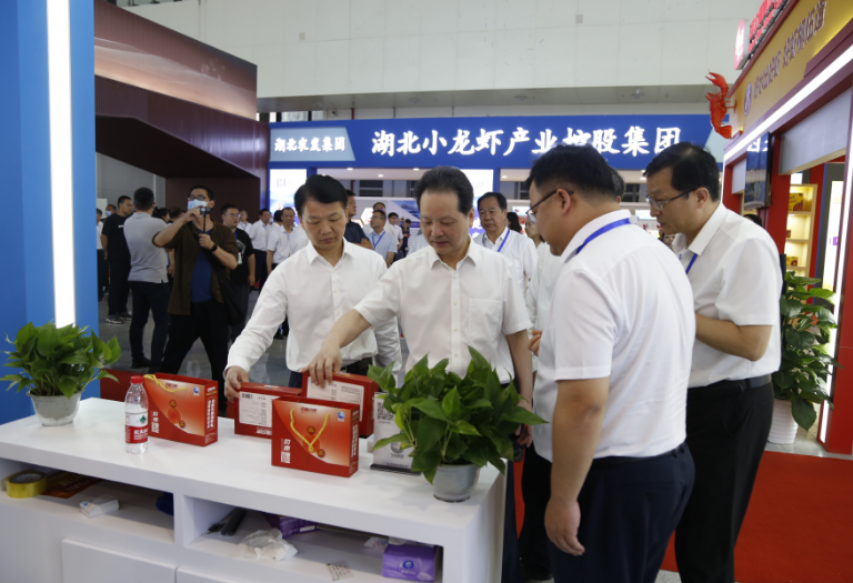 引领全国产业发展 打造世界一流品牌！潜江龙虾节正式开幕