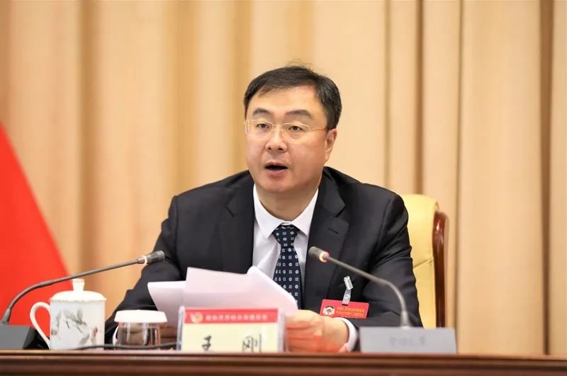 王刚(资料图 来源:齐齐哈尔市政协官网)王刚曾任黑龙江省黑河市副市长