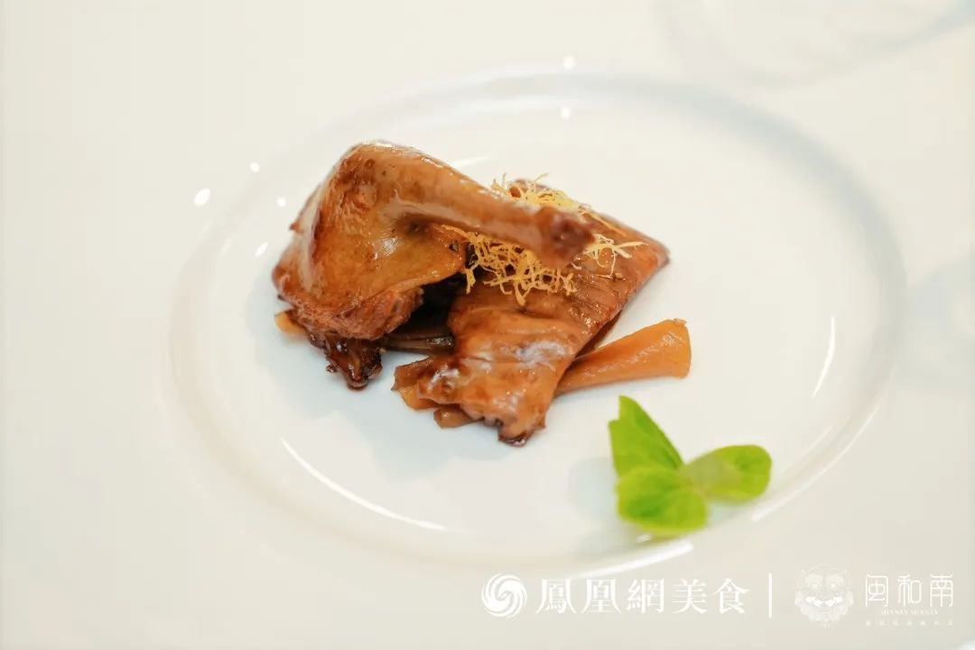 △麻油姜母猪肚鸽