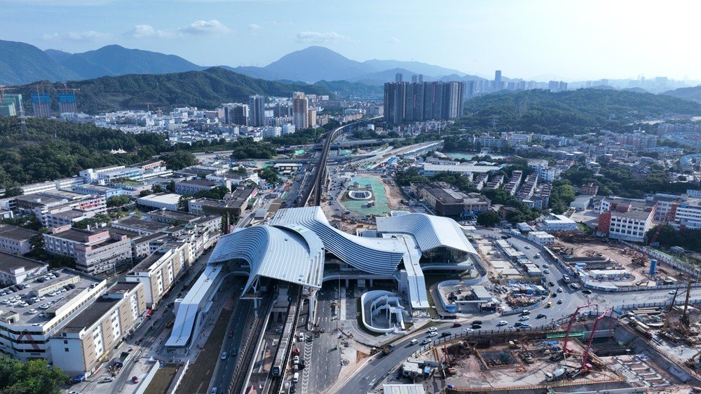 深圳地铁大运枢纽 图片来源：新华社