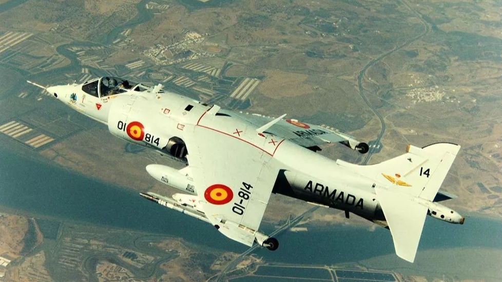 冷战时期的英国黑科技飞机，垂直起降战斗机的鼻祖