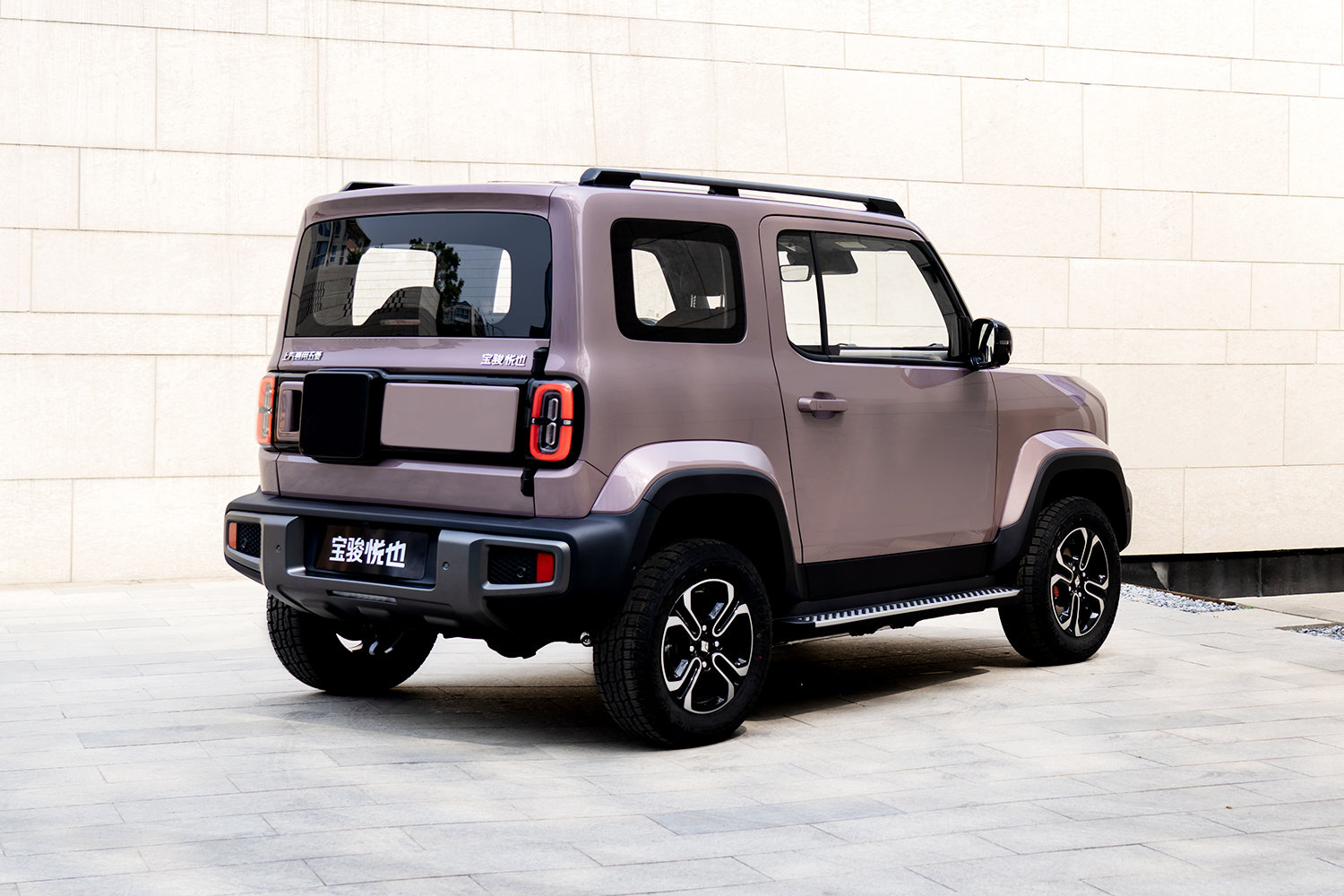 纯电动小型SUV宝骏悦也正式上市，售价7.98-8.98万元