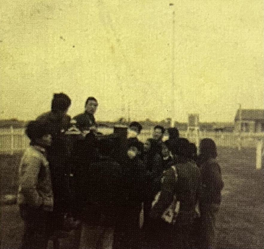 1959年杭州气象站观测员参加业务集体学习 杭州市气象局 图