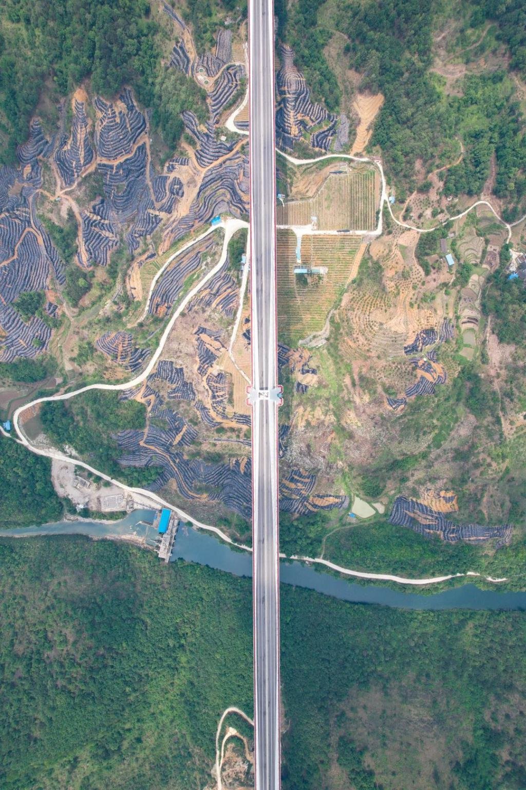 我登上了世界第一高桥｜贵州，太酷了