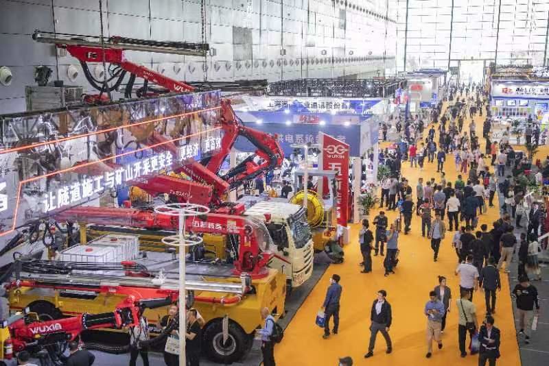 第三届长沙国际工程机械展览会现场。