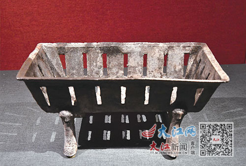 四足青铜匜