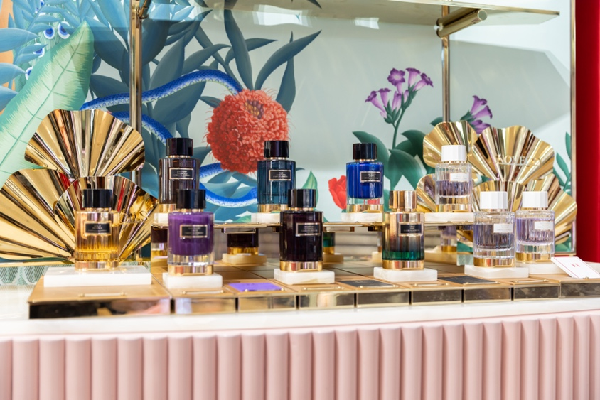 玩出位拼出色！Carolina Herrera赫芮亚亚洲首店在德基广场开幕